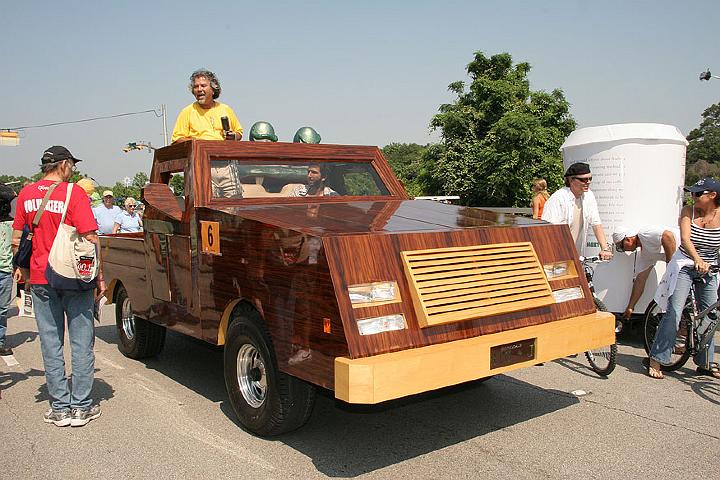 h20070511_ArtCarParade1 078 